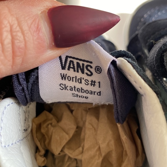 Brand new boys 10.5 high top Velcro vans - Picture 5 of 6